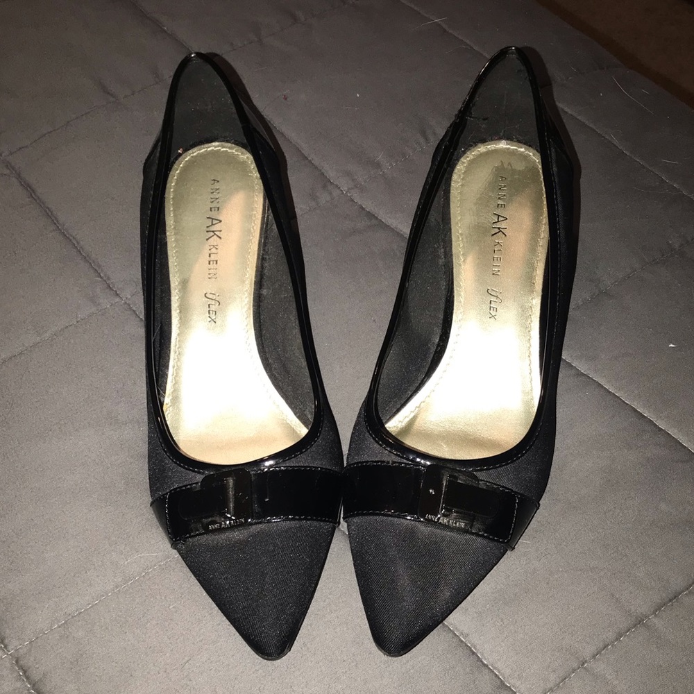 Never Worn Black Anne Klein Kitten Heels